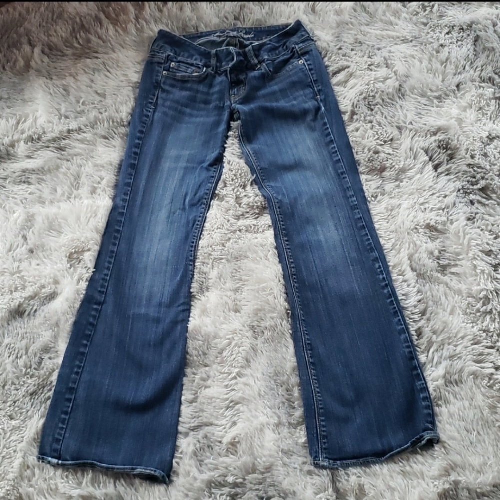 AMERICAN EAGLE JEANS